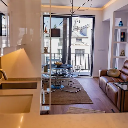 Luxurious 2bd On Crystal Garden *