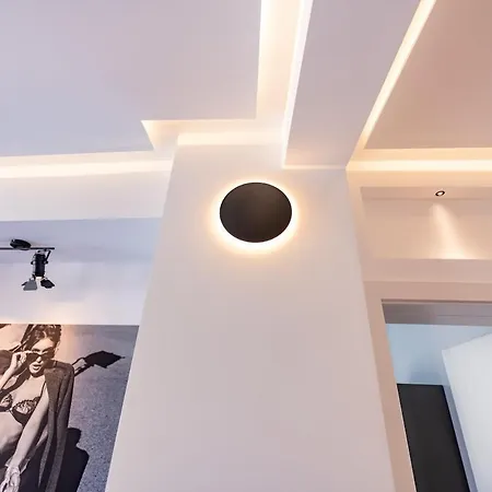 アパート Luxurious 2bd On Crystal Garden Bŭnzarito